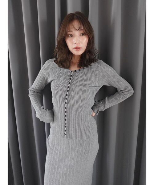 LAGUNAMOON（ラグナムーン）の「ボタンデザインニットセットアップ（ワンピース・レディース・ベージュ/ブラック/グレー・SMALL/MEDIUM）」の6枚目の写真