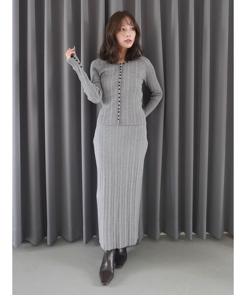 LAGUNAMOON（ラグナムーン）の「ボタンデザインニットセットアップ（ワンピース・レディース・ベージュ/ブラック/グレー・SMALL/MEDIUM）」の7枚目の写真