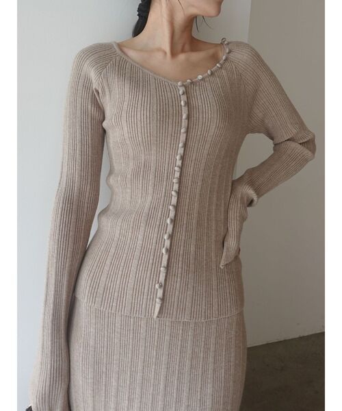 LAGUNAMOON（ラグナムーン）の「ボタンデザインニットセットアップ（ワンピース・レディース・ベージュ/ブラック/グレー・SMALL/MEDIUM）」の15枚目の写真