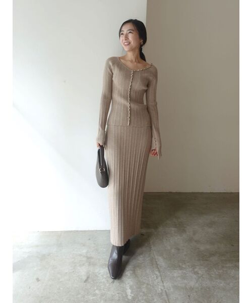 LAGUNAMOON（ラグナムーン）の「ボタンデザインニットセットアップ（ワンピース・レディース・ベージュ/ブラック/グレー・SMALL/MEDIUM）」の17枚目の写真