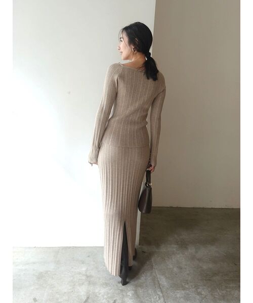 LAGUNAMOON（ラグナムーン）の「ボタンデザインニットセットアップ（ワンピース・レディース・ベージュ/ブラック/グレー・SMALL/MEDIUM）」の19枚目の写真
