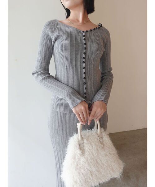 LAGUNAMOON（ラグナムーン）の「ボタンデザインニットセットアップ（ワンピース・レディース・ベージュ/ブラック/グレー・SMALL/MEDIUM）」の21枚目の写真