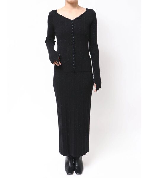 LAGUNAMOON（ラグナムーン）の「ボタンデザインニットセットアップ（ワンピース・レディース・ベージュ/ブラック/グレー・SMALL/MEDIUM）」の4枚目の写真