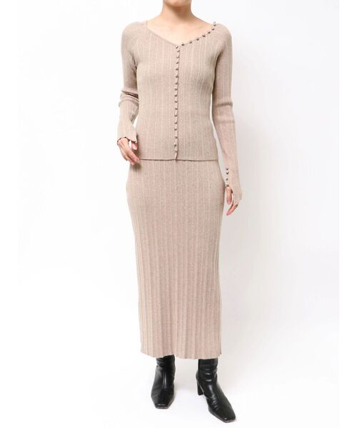 LAGUNAMOON（ラグナムーン）の「ボタンデザインニットセットアップ（ワンピース・レディース・ベージュ/ブラック/グレー・SMALL/MEDIUM）」の5枚目の写真