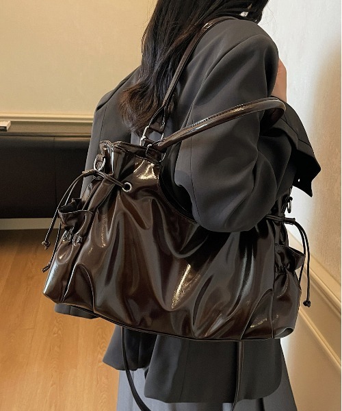FREE STYLISTS(フリー スタイリスト)の「Y2K レトロ ショルダーバッグ 2WAY/A4対応大容量(ショルダーバッグ・レディース・ダークブラウン・FREE)」の9枚目の写真