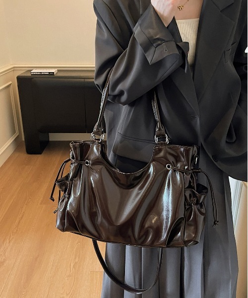 FREE STYLISTS(フリー スタイリスト)の「Y2K レトロ ショルダーバッグ 2WAY/A4対応大容量(ショルダーバッグ・レディース・ダークブラウン・FREE)」の11枚目の写真