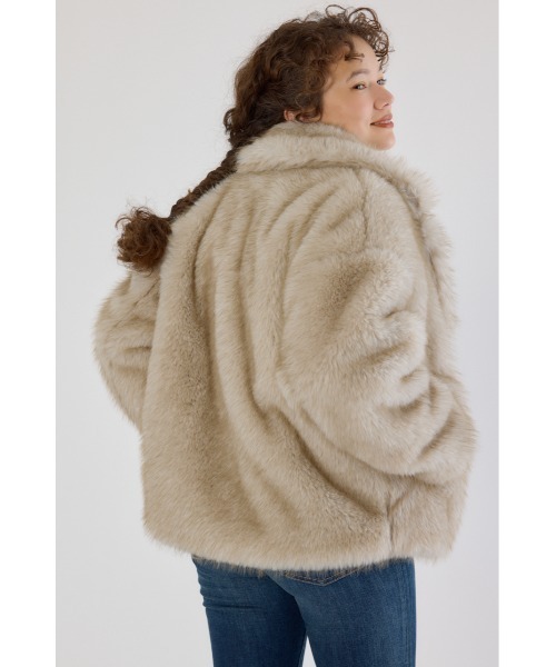 RODEO CROWNS WIDE BOWL(ロデオクラウンズワイドボウル)の「フェイクファーピーコート(ピーコート・レディース・アイボリー/ベージュ・FREE)」の6枚目の写真