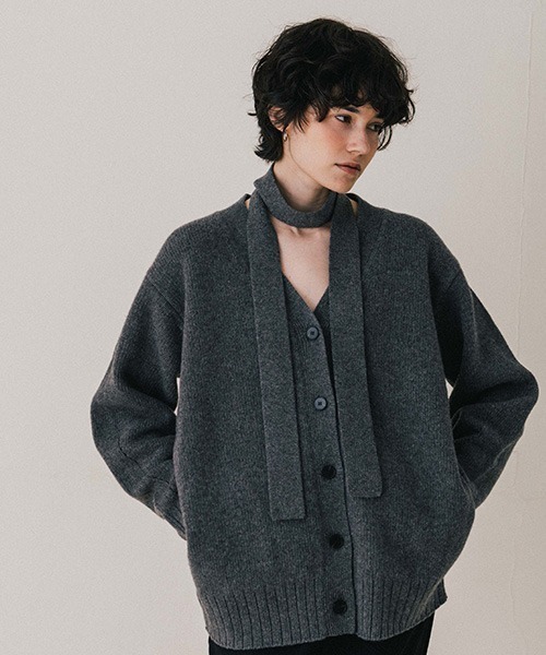 CREDONA(クレドナ)の「HAMILTON KNIT CARDIGAN/ハミルトンニットカーディガン(カーディガン/ボレロ・レディース・グレー/アイボリー・FREE)」の2枚目の写真