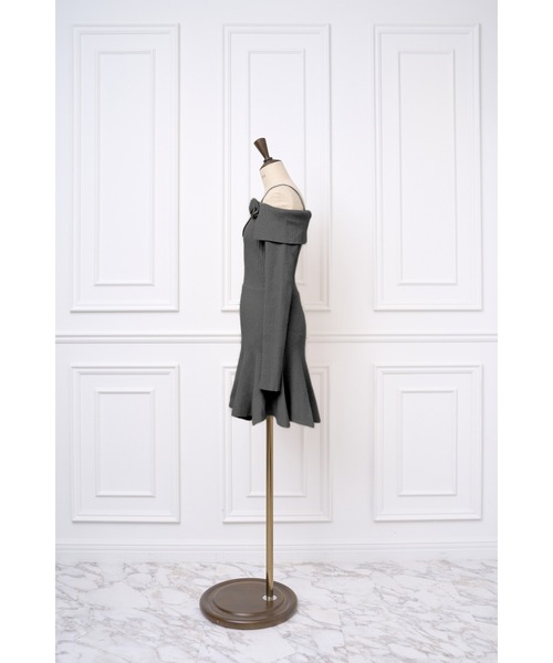 ★新品未使用★ MISTREASS ミストレアス ニットワンピース MISTREASS ミストレアス 三上悠亜 ワンピース - メルカリ