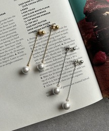 Flolia（フロリア）の「コットンパールが揺れるチェーンピアス｜大人上品デザイン ゴールド シルバー 両耳 結婚式（ピアス（両耳用））」