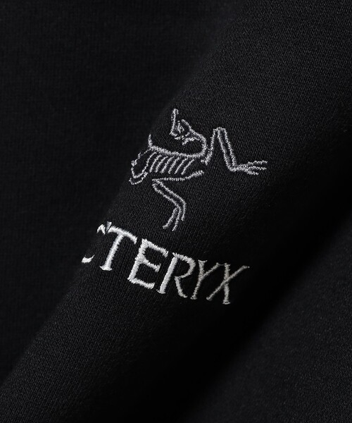 ARC'TERYX（アークテリクス）の「ARC'TERYX / エンブレム フリース フーディ ウィメンズ（パーカー・レディース・ブラック・SMALL）」の8枚目の写真