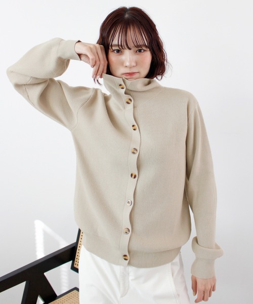 ABYS(アビス)の「ボタンデザイン2WAYハイネックニット(ニット/セーター・レディース・ベージュ/チャコールグレー/カーキ・FREE)」の1枚目の写真