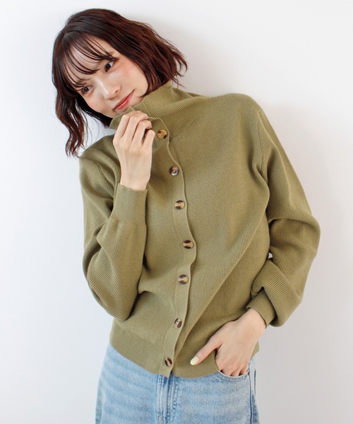 ABYS(アビス)の「ボタンデザイン2WAYハイネックニット(ニット/セーター・レディース・ベージュ/チャコールグレー/カーキ・FREE)」の3枚目の写真