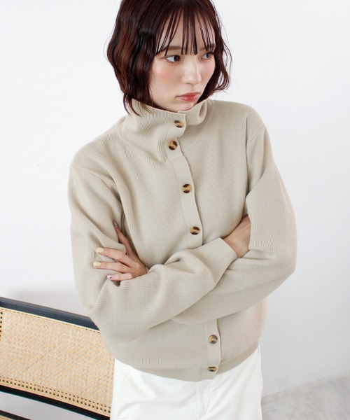 ABYS(アビス)の「ボタンデザイン2WAYハイネックニット(ニット/セーター・レディース・ベージュ/チャコールグレー/カーキ・FREE)」の8枚目の写真