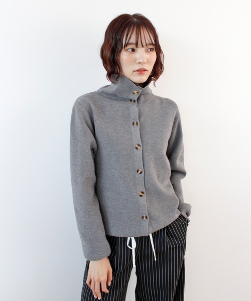 ABYS(アビス)の「ボタンデザイン2WAYハイネックニット(ニット/セーター・レディース・ベージュ/チャコールグレー/カーキ・FREE)」の15枚目の写真