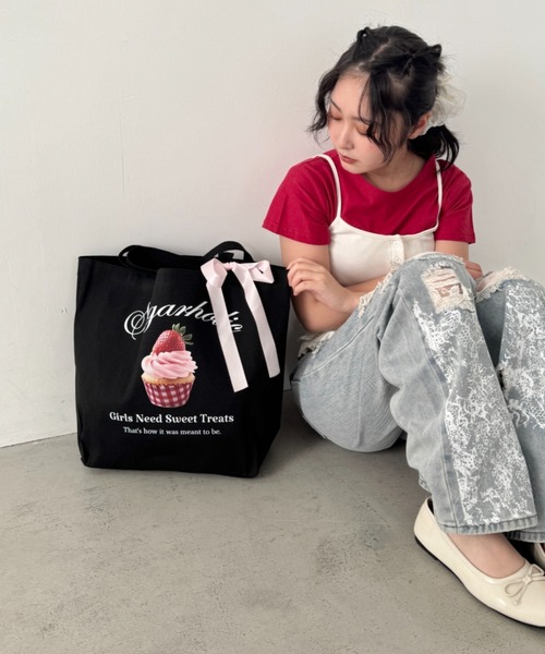 Loueme（ルエム）の「ファンシーカップケーキトートバッグ（トートバッグ・レディース・ナチュラル/ブラック/ホワイト・FREE）」の13枚目の写真