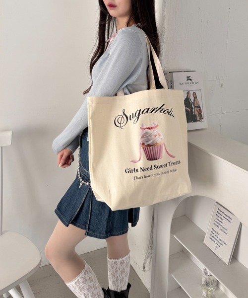 Loueme（ルエム）の「ファンシーカップケーキトートバッグ（トートバッグ・レディース・ナチュラル/ブラック/ホワイト・FREE）」の7枚目の写真