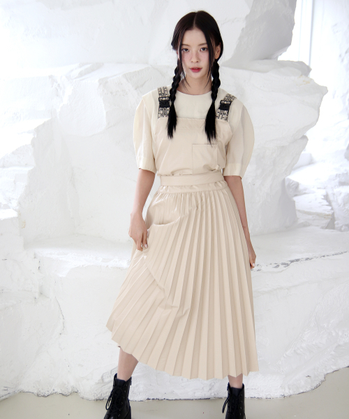 ARWW(エーアールダブリューダブリュー)の「ヌーディプリーツエプロンワンピース2size(ワンピース・レディース・その他・SMALL/MEDIUM)」の6枚目の写真
