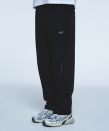 SIGNATURE DETAIL PANTS-[BLACK]