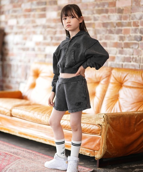 DC(ディーシー)の「DC/ディーシー ジップアップパーカー 26 KD GS HIDDEN SHORT ZH ムラサキ限定 YZH261519M(パーカー・キッズ・ピンク/ベージュ/ブラック・150cm/140cm/130cm)」の4枚目の写真