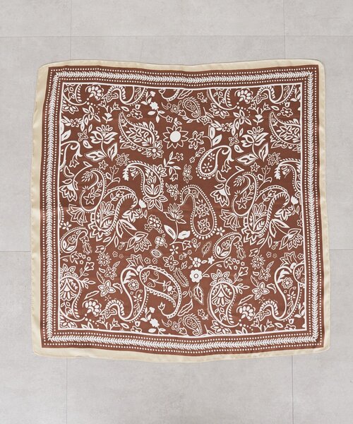 SHENERY（シーナリー）の「ペイズリースカーフ（バンダナ/スカーフ・レディース・ブラウン/ネイビー・FREE）」の3枚目の写真