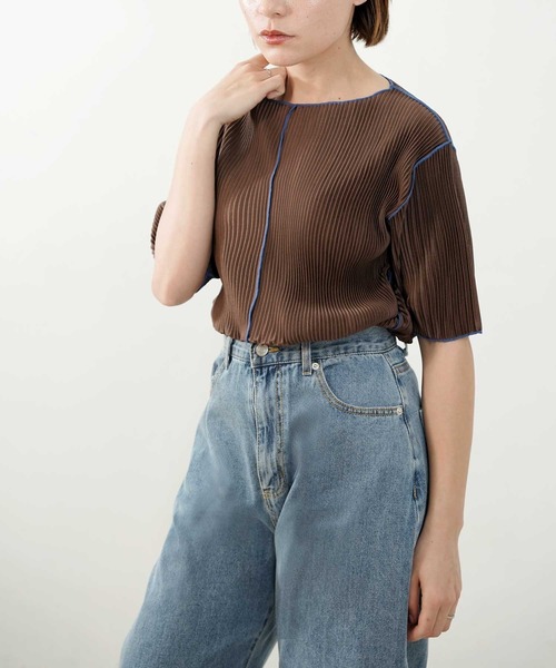 Bulue.(ブルー)の「【Bulue.】メロー配色プリーツトップス(Tシャツ/カットソー・レディース・ブラック/グレー/ベージュ/ブラウン/アイボリー・FREE)」の13枚目の写真