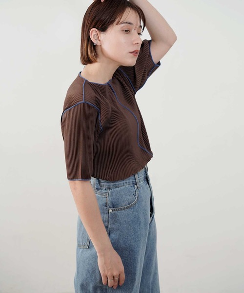 Bulue.(ブルー)の「【Bulue.】メロー配色プリーツトップス(Tシャツ/カットソー・レディース・ブラック/グレー/ベージュ/ブラウン/アイボリー・FREE)」の16枚目の写真