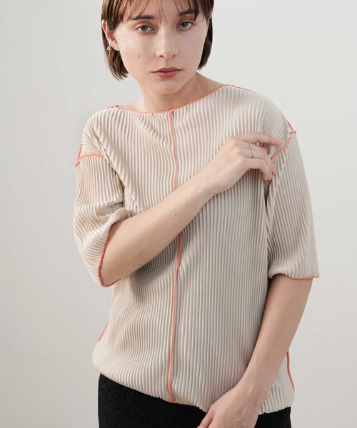 Bulue.(ブルー)の「【Bulue.】メロー配色プリーツトップス(Tシャツ/カットソー・レディース・ブラック/グレー/ベージュ/ブラウン/アイボリー・FREE)」の19枚目の写真