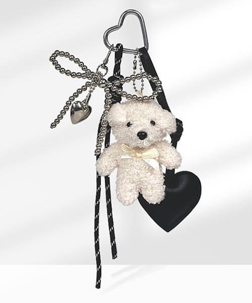 Revo.（レボ）の「【16色展開】ハートモチーフ付き ボア ドッグ マルチチャーム 犬 ぬいぐるみチャーム バッグチャーム ぬいキーホルダー（チャーム・レディース・ホワイト系3/ブラック系2/ホワイト系/ホワイト系1/ホワイト系2/レッド系/レッド系1/レッド系2/レッド系3/ブラック系/ピンク系1/ピンク系2/ピンク系3/ブラック系1/ブラック系3/ピンク系・FREE）」の5枚目の写真