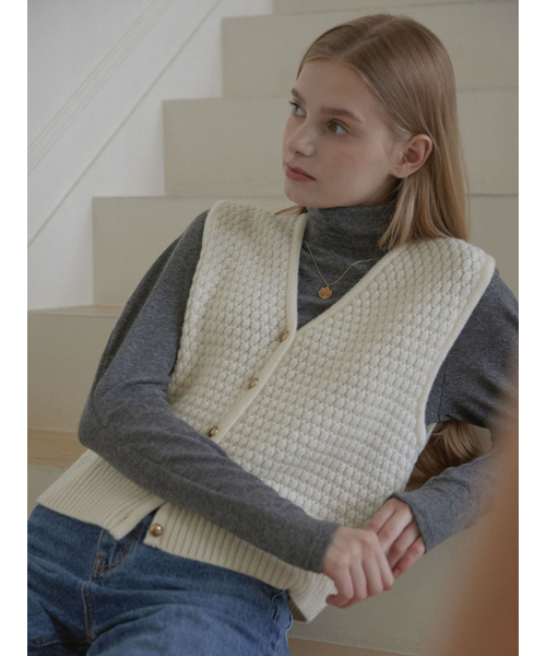 NONLOCAL(ノンローカル)の「Tweed Goldish Knit Vest - Ivory(ベスト・レディース・その他・FREE)」の2枚目の写真