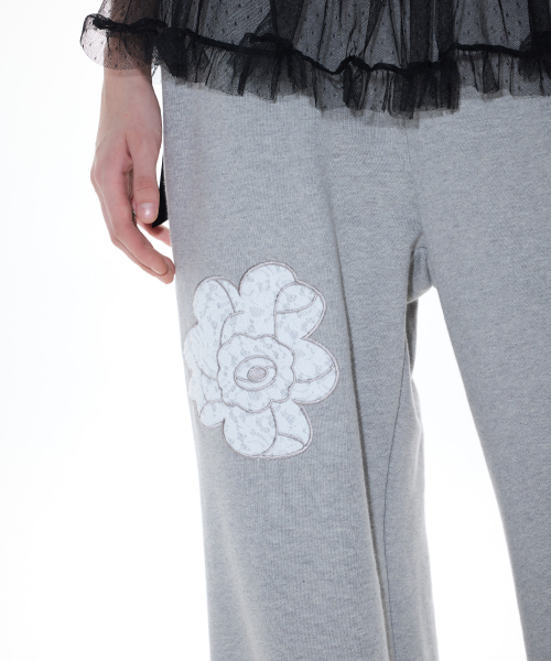 LARTIGENT(ラーティゼン)の「L14 ROSE TRACK PANTS(GRAY)(スウェットパンツ・レディース・その他・FREE)」の4枚目の写真