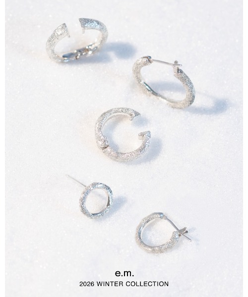 e.m.(イーエム)の「スターダストフープピアス/シルバー/レディース/メンズ/2026WinterCollection(ピアス(片耳用)・レディース・シルバー・FREE)」の3枚目の写真
