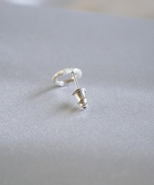 e.m.(イーエム)の「スターダストフープピアス/シルバー/レディース/メンズ/2026WinterCollection(ピアス(片耳用)・レディース・シルバー・FREE)」の7枚目の写真