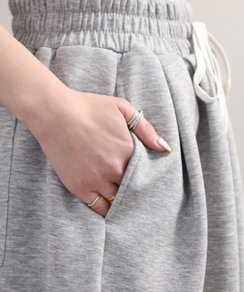 atONE（アットワン）の「スエットコクーンイージーパンツ セットアップ対応（スウェットパンツ・レディース・杢グレー/オートミール/ブラック・F）」の12枚目の写真