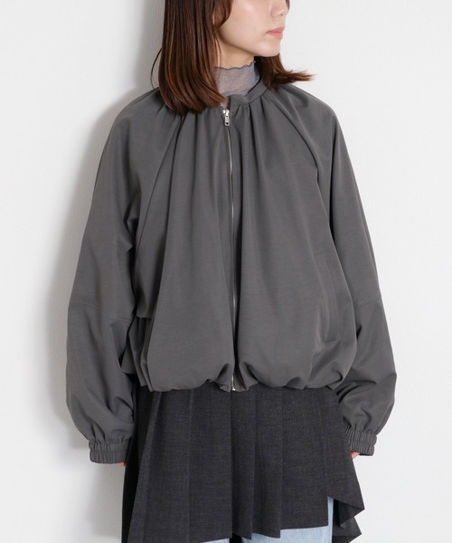 cepo（セポ）の「バルーンジップギャザーブルゾン（ブルゾン・レディース・チャコール/ベージュ/オフホワイト・M）」の2枚目の写真