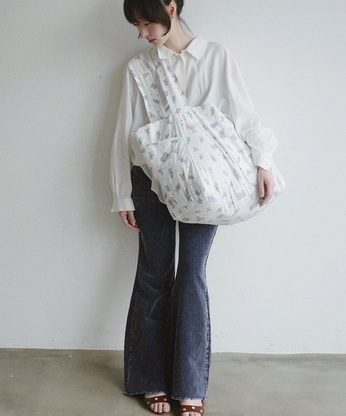 igi(イジ)の「igi×Ema Gaspar - LITTLE FRIEND JAMBO TOTE / ビッグトートバッグ(トートバッグ・レディース・ホワイト・FREE)」の22枚目の写真