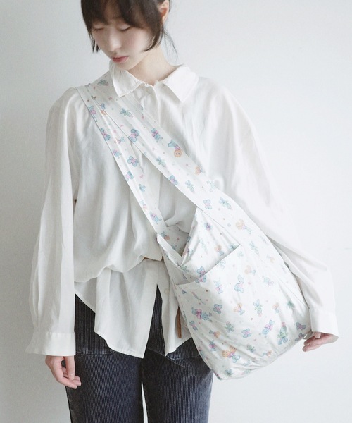 igi(イジ)の「igi×Ema Gaspar - LITTLE FRIEND JAMBO TOTE / ビッグトートバッグ(トートバッグ・レディース・ホワイト・FREE)」の20枚目の写真