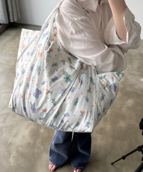 igi(イジ)の「igi×Ema Gaspar - LITTLE FRIEND JAMBO TOTE / ビッグトートバッグ(トートバッグ・レディース・ホワイト・FREE)」の6枚目の写真