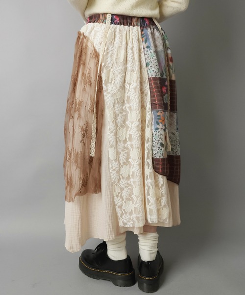 SPINNS（スピンズ）の「異素材ドッキングロングスカート/レース/NEO森ガール（スカート・レディース・マルチ・ONESIZE）」の5枚目の写真