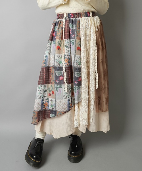 SPINNS（スピンズ）の「異素材ドッキングロングスカート/レース/NEO森ガール（スカート・レディース・マルチ・ONESIZE）」の2枚目の写真