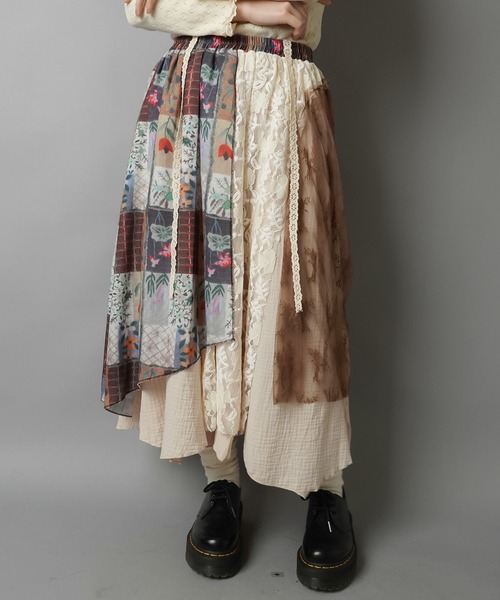 SPINNS（スピンズ）の「異素材ドッキングロングスカート/レース/NEO森ガール（スカート・レディース・マルチ・ONESIZE）」の3枚目の写真