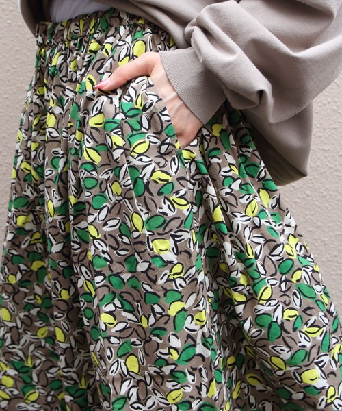ORCIVAL(オーシバル)の「ORCIVAL/オーシバル プリントAラインスカート PRINTED A-LINE SKIRT OR-F0088 PFM(スカート・レディース・グレイッシュベージュ/チャコールグレー・1)」の4枚目の写真