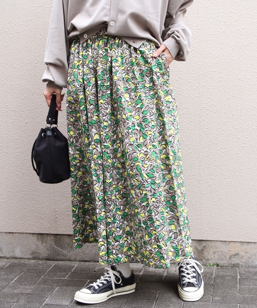 ORCIVAL(オーシバル)の「ORCIVAL/オーシバル プリントAラインスカート PRINTED A-LINE SKIRT OR-F0088 PFM(スカート・レディース・グレイッシュベージュ/チャコールグレー・1)」の5枚目の写真