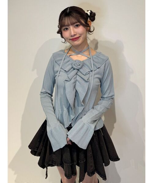 jouetie（ジュエティ）の「ラッフルフリルコサージュニット（ニット/セーター・レディース・ブラック/ブルー/ボルドー・MEDIUM）」の5枚目の写真