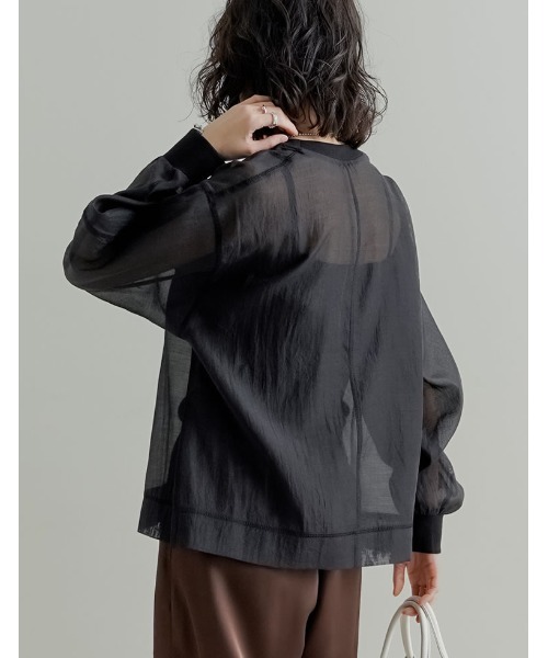 Re:EDIT（リエディ）の「[2026S/S COLLECTION]ソフトオーガンジーアウトステッチシアーリブプルオーバー（Tシャツ/カットソー・レディース・グレイッシュベージュ/アイボリー/ブラック・LARGE/MEDIUM）」の5枚目の写真