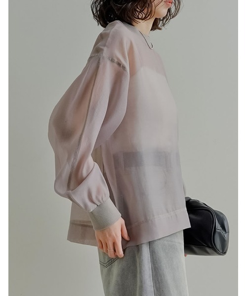 Re:EDIT（リエディ）の「[2026S/S COLLECTION]ソフトオーガンジーアウトステッチシアーリブプルオーバー（Tシャツ/カットソー・レディース・グレイッシュベージュ/アイボリー/ブラック・LARGE/MEDIUM）」の9枚目の写真