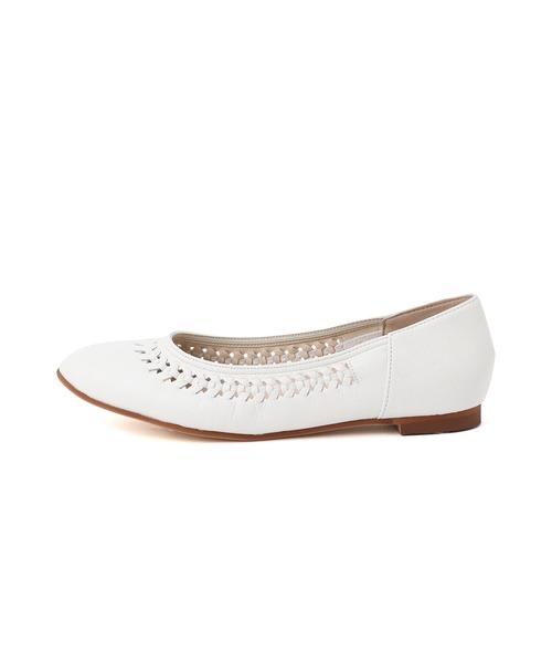 artemis by DIANA（アルテミスバイダイアナ）の「【片足120g】超軽量　ラウンドトゥ メッシュデザインフラットシューズ（パンプス・レディース・シルバー/ブラック/ホワイト・22.5cm/23.5cm/24.5cm/23.0cm/24.0cm/25.0cm/22.0cm）」の5枚目の写真