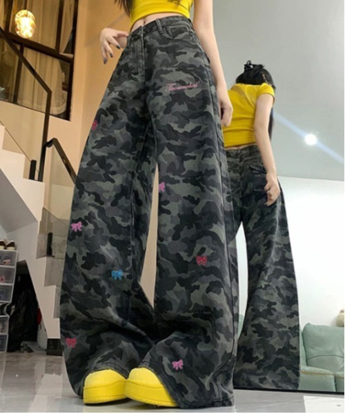 gossip!ロサンゼルス(ゴシップロサンゼルス)の「Y2K カモフラージュ刺繍デニムパンツ(デニムパンツ・レディース・カモフラージュ・L/M)」の2枚目の写真