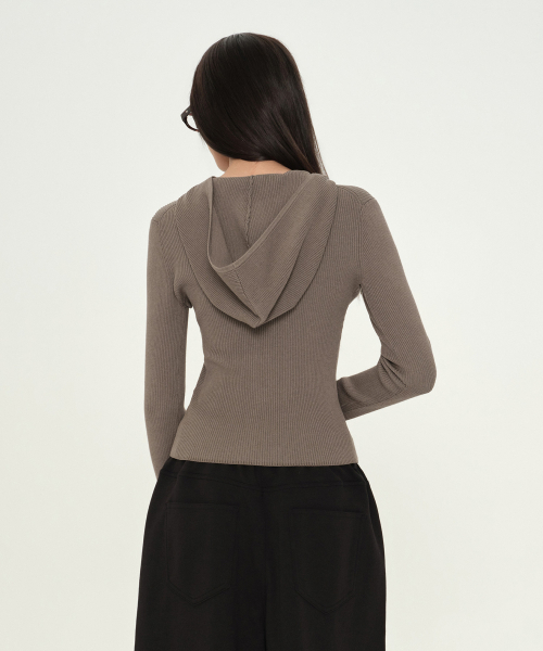 MUSINSA STANDARD WOMAN（ムシンサスタンダードウーマン）の「ウィメンズリブスリムフード付きニットジップアップ[トープ]（ニット/セーター・レディース・その他・X-SMALL/SMALL/MEDIUM/LARGE）」の4枚目の写真