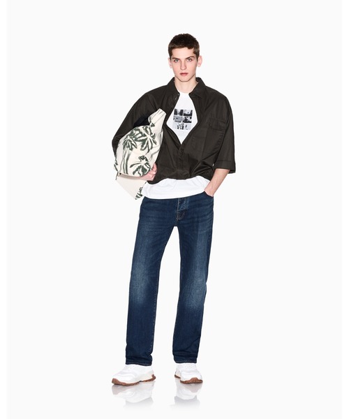 アルマーニ.ジーンズブランドの柔らかい皮の素敵なスタイルのジャンパー。 アルマーニジーンズARMANI JEANS コットン切替デニムジャケット